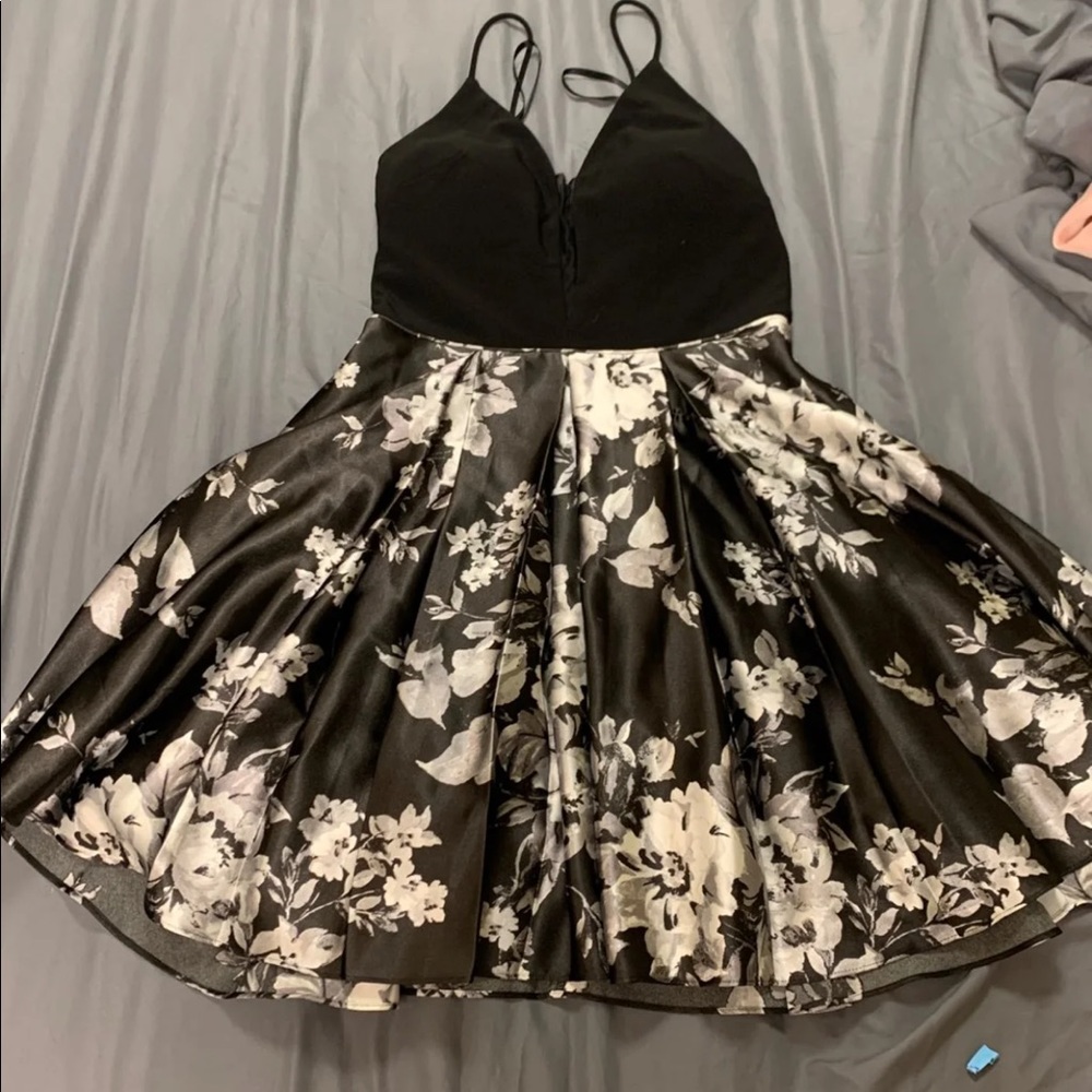 Black dress size 5 really beautiful